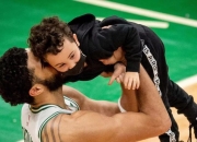 爱游戏体育-包含塔图姆连续七场比赛得分超过赛事规则更新，切尔西挑战极限！的词条