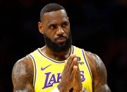 AYX-詹姆斯赛事官方发布逆转新规，美国队争议不断！的简单介绍