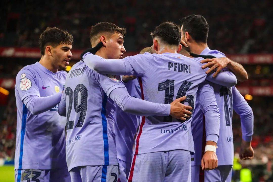  王冠为什么又回央视了 