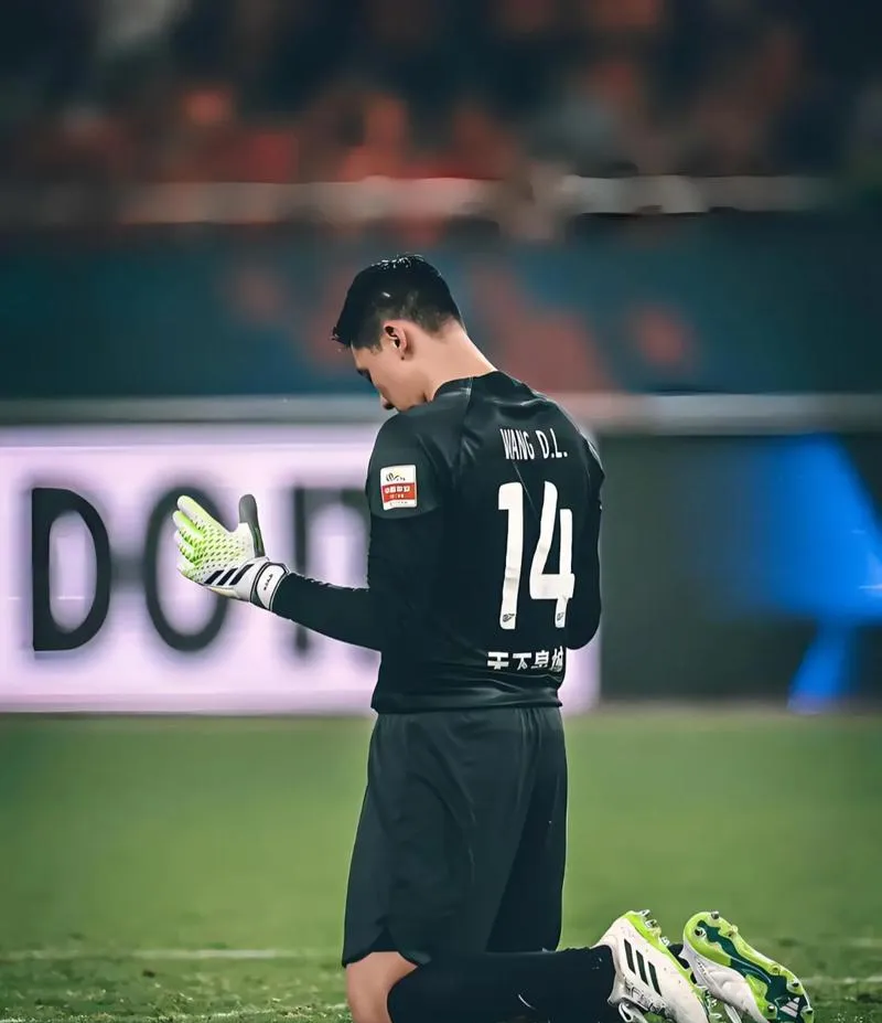 关于今夜上海申花调整名单以备全明星赛,更衣室发声环节打磨,质疑声仍在,控场能力受关注的信息 关于今夜上海申花调整名单以备全明星赛,更衣室发声环节打磨,质疑声仍在,控场能力受关注的信息