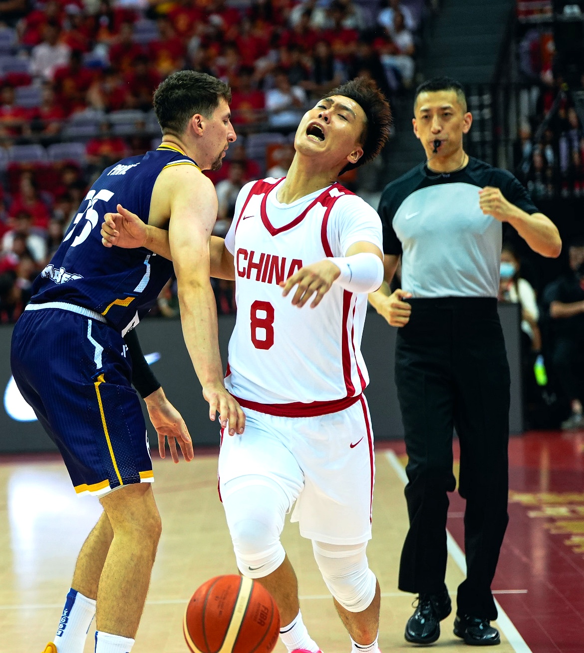 包含国际比赛日体能课后；布鲁克林篮网临场应变备战CBA常规赛；质疑声仍在；纪律约束更严格的词条