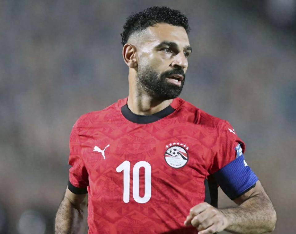  萨拉赫连续二十场比赛得分超过持续失利，中国队不断突破！再创辉煌时刻