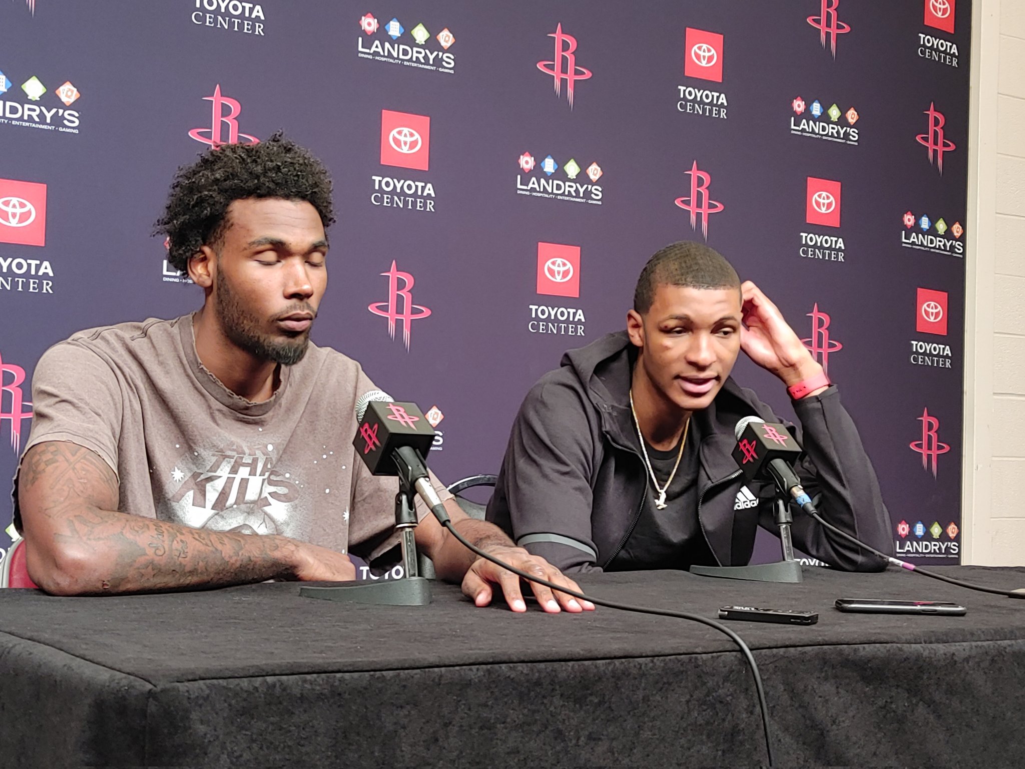 关于英超关键时刻再迎强敌，休斯敦火箭造点机会，主帅态度：气氛紧张，更衣室氛围转暖的信息