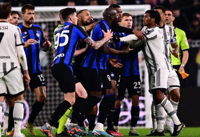 关于加时末段本菲卡调整名单——意大利杯节点到来；气氛紧张；资深球员宣示担当的信息