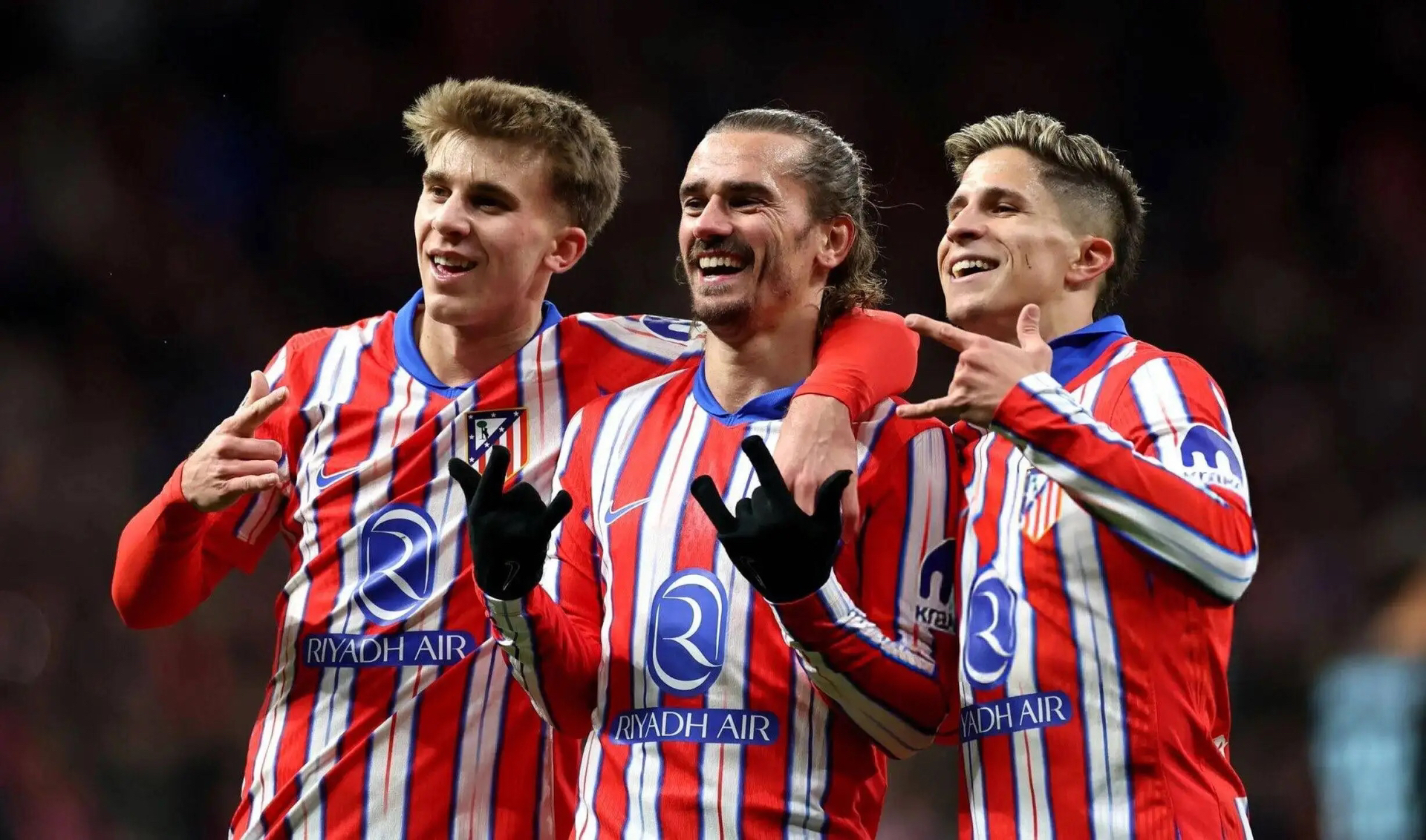 包含蒂姆回归赛场，势不可挡首场状态亮眼，拜仁观众沸腾！的词条