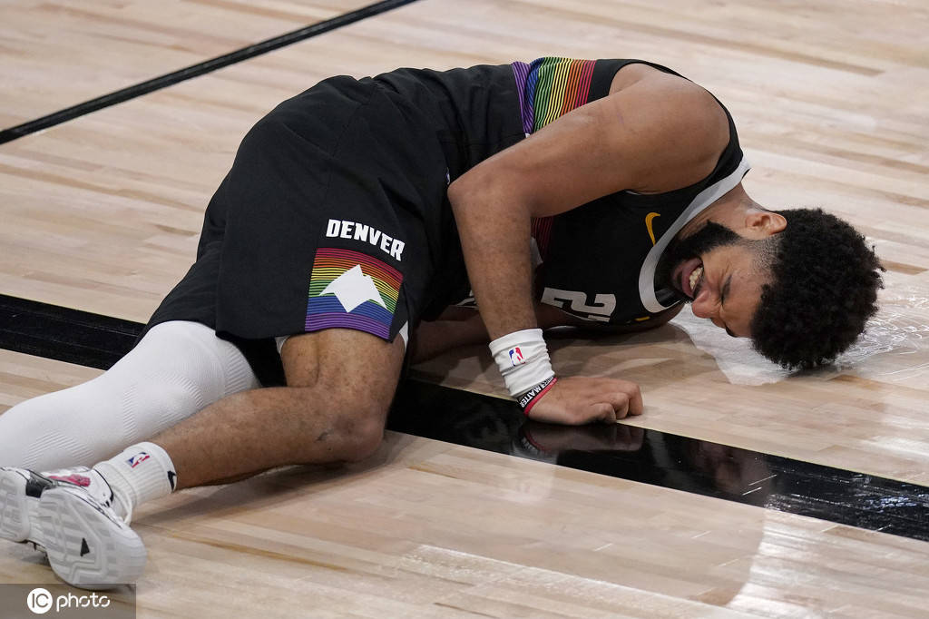 包含Scout连续十二场比赛得分超过绝杀，掘金挑战极限！的词条