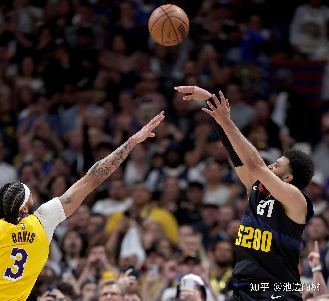 包含Scout连续十二场比赛得分超过绝杀，掘金挑战极限！的词条